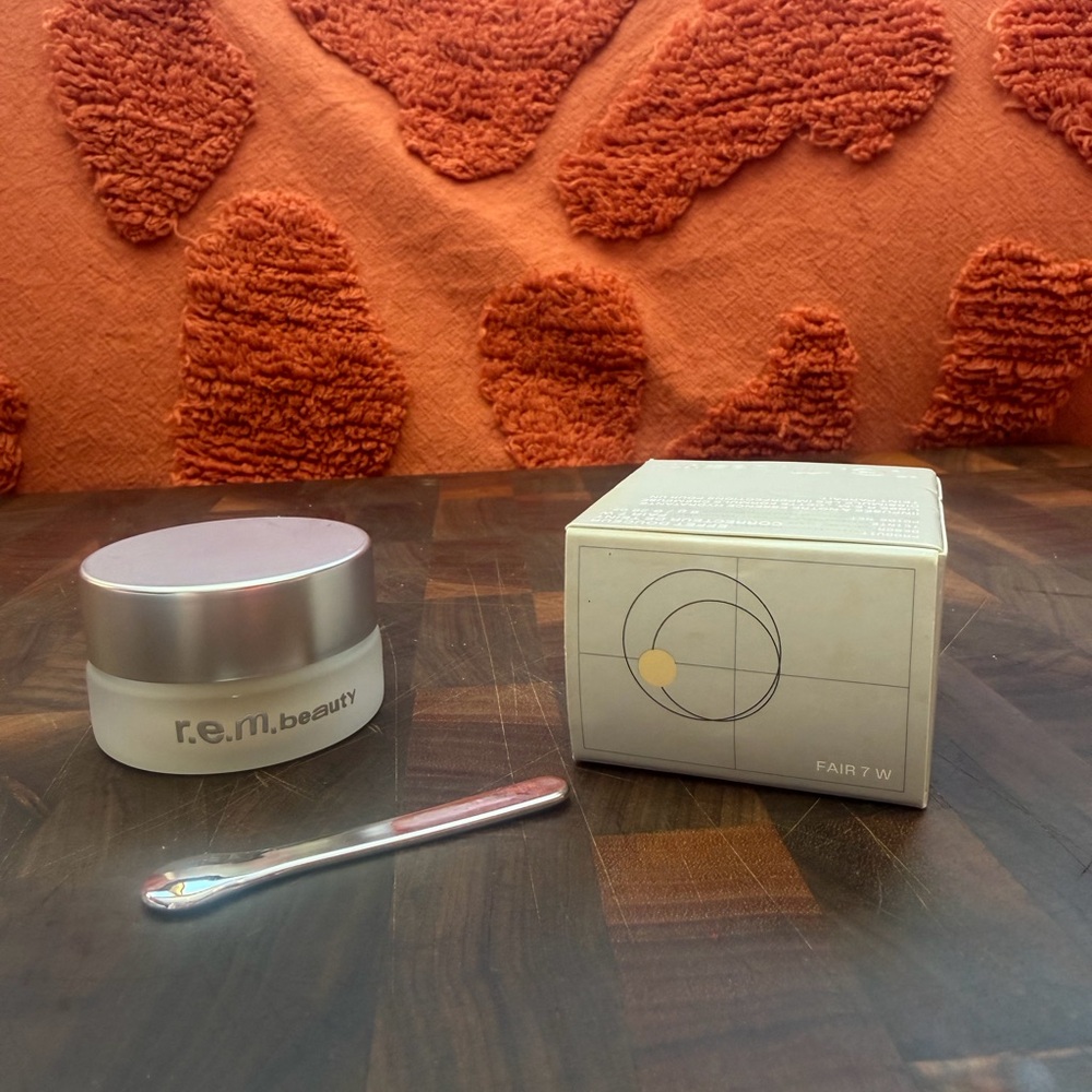 r.e.m. beauty concealer in fair 7w